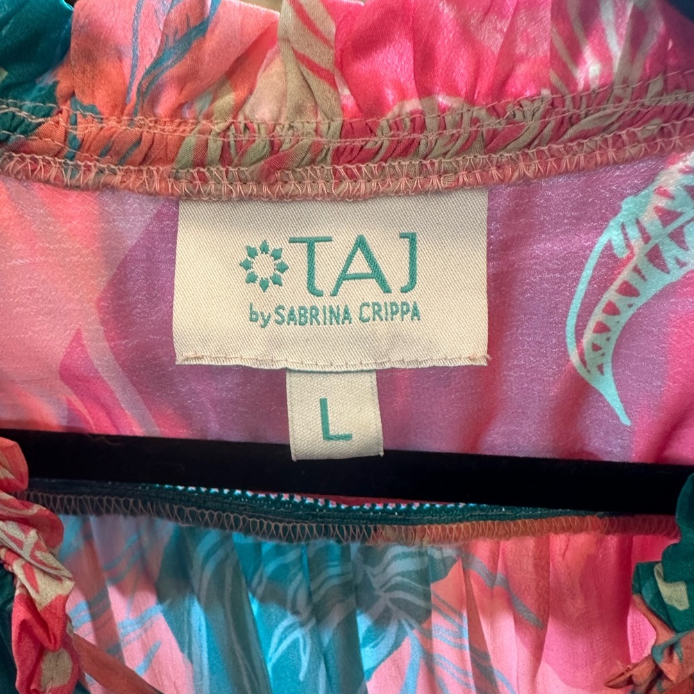 Maxi dress
By Taj resort wear